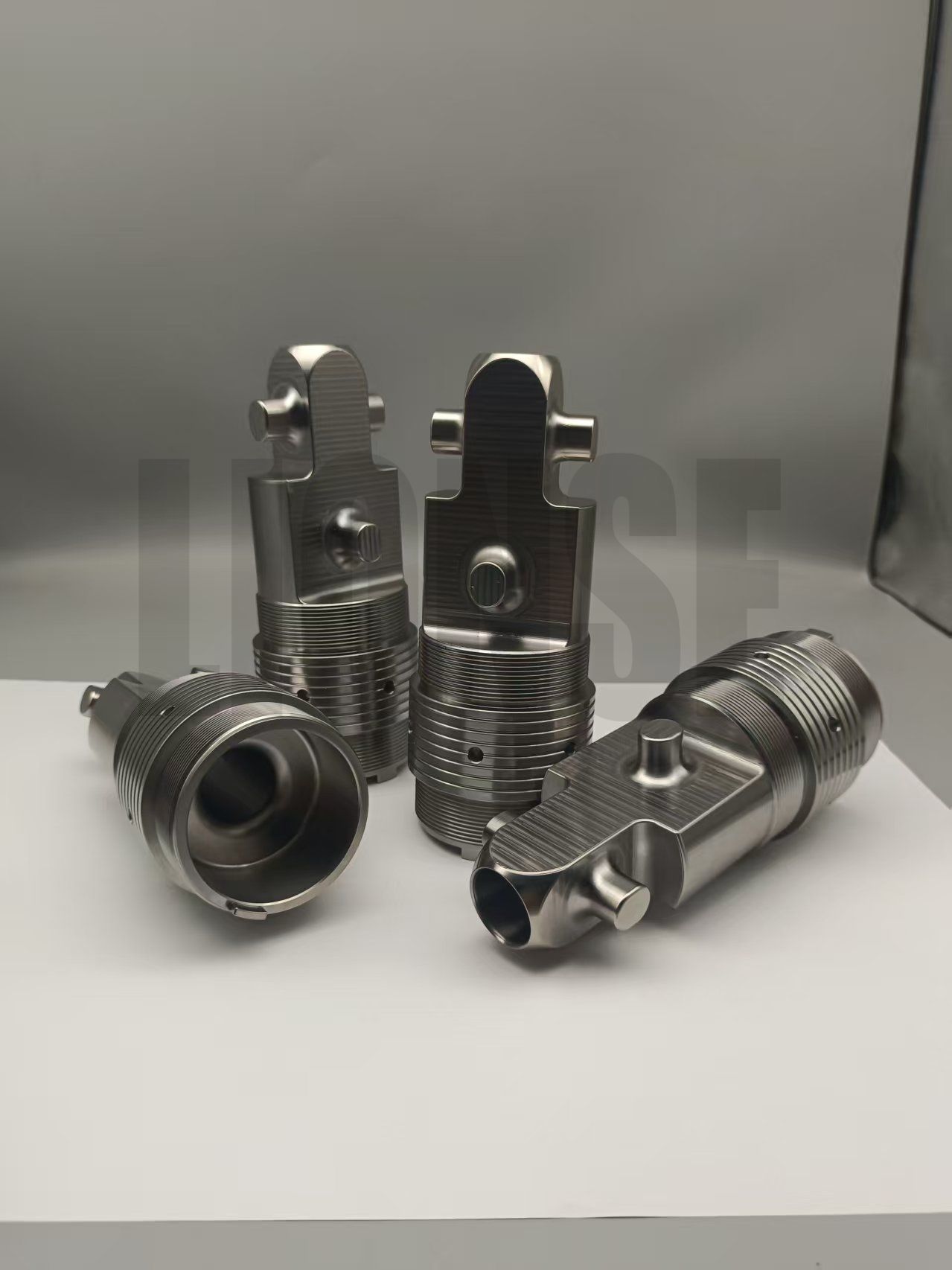 Peças mecânicas de titânio para Abyssal